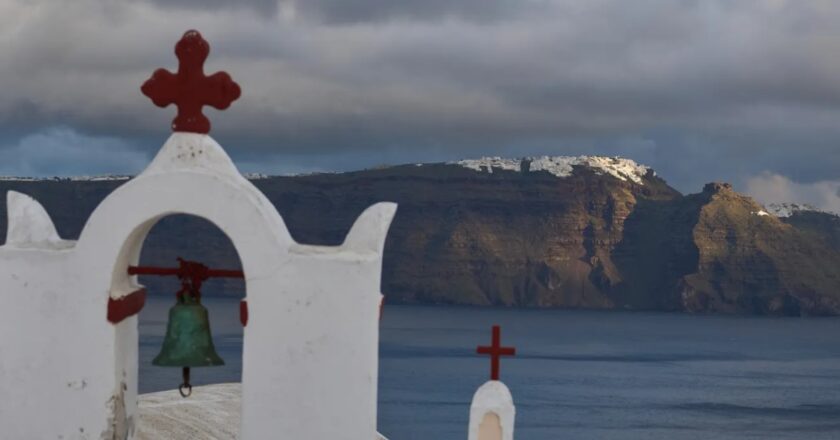 El misterio de los terremotos de Santorini: ¿por qué tiemblan tanto las islas griegas?