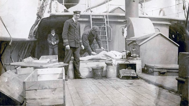 La odisea de los restos del Titanic: cómo fue la recuperación de los cuerpos del trágico naufragio