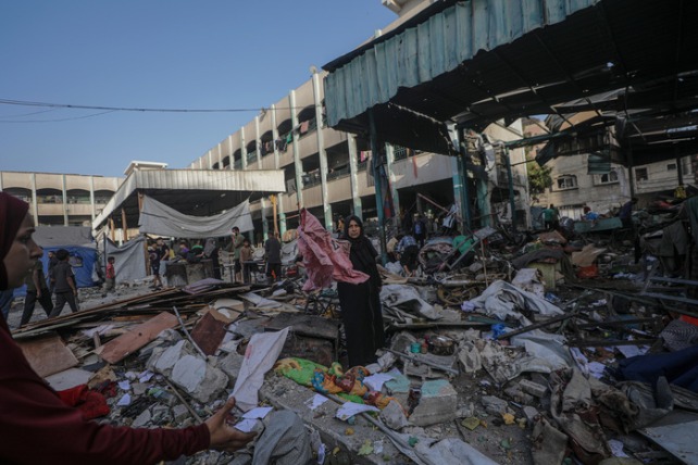 Israel bombardea una escuela en Gaza