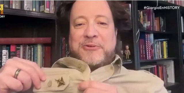 Esta es la antigua pieza de oro precolombina que intriga a Giorgio Tsoukalos y alimenta teorías de alienígenas ancestrales en Colombia