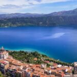Cómo es Castel Gandolfo, el palacio de verano de los papas que es más grande que el Vaticano y que León XIV ha vuelto a usar para vacacionar