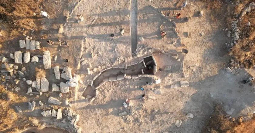 Descubren un monumental dolmen de cinco mil años de antigüedad en la necrópolis malagueña de La Lentejuela