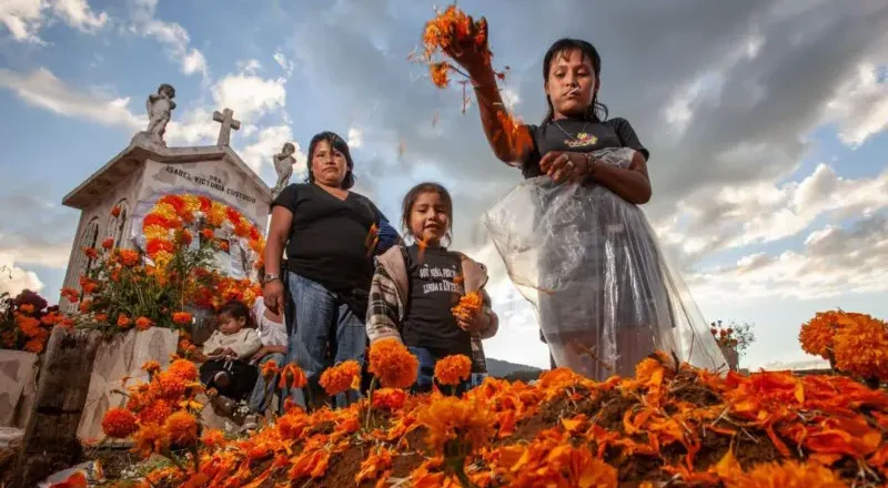“Una cosa es que la muerte en México se represente en toda una serie de aspectos y otra es pensar que el mexicano es muy macho y reta a la muerte”