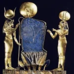 El magnífico pectoral de oro y lapislázuli de la reina Kama descubierto en Leontópolis